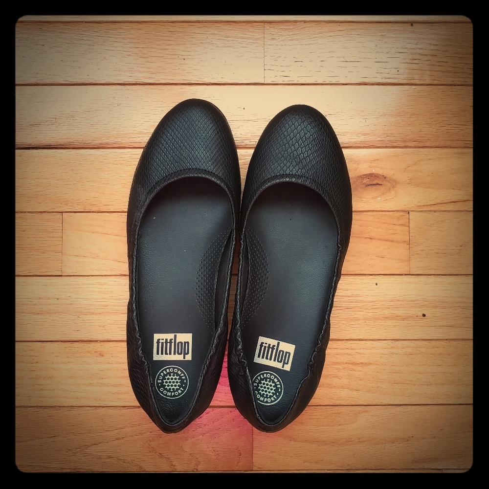Fitflop black leather ballerina flats
